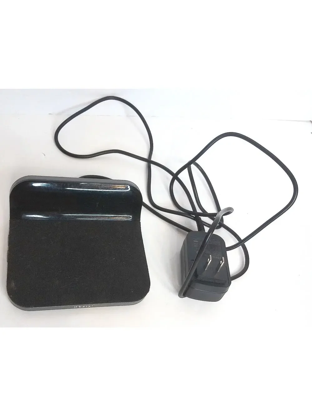 iHome iW18 Alarm Clock and Wireless Phone Charger USB iPhone Android